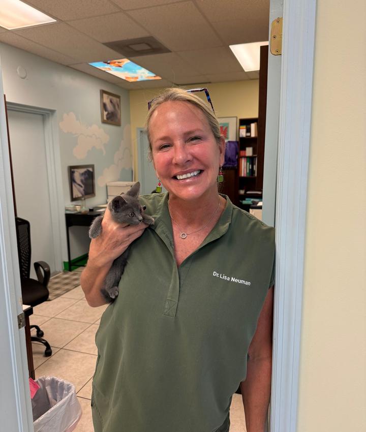 Dr. Lisa Neuman, DVM